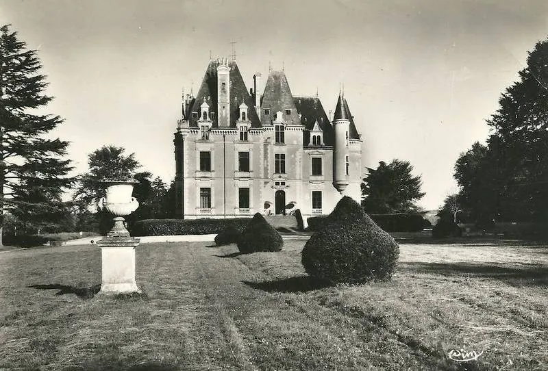 Château de Beauchamp — carte postale ancienne