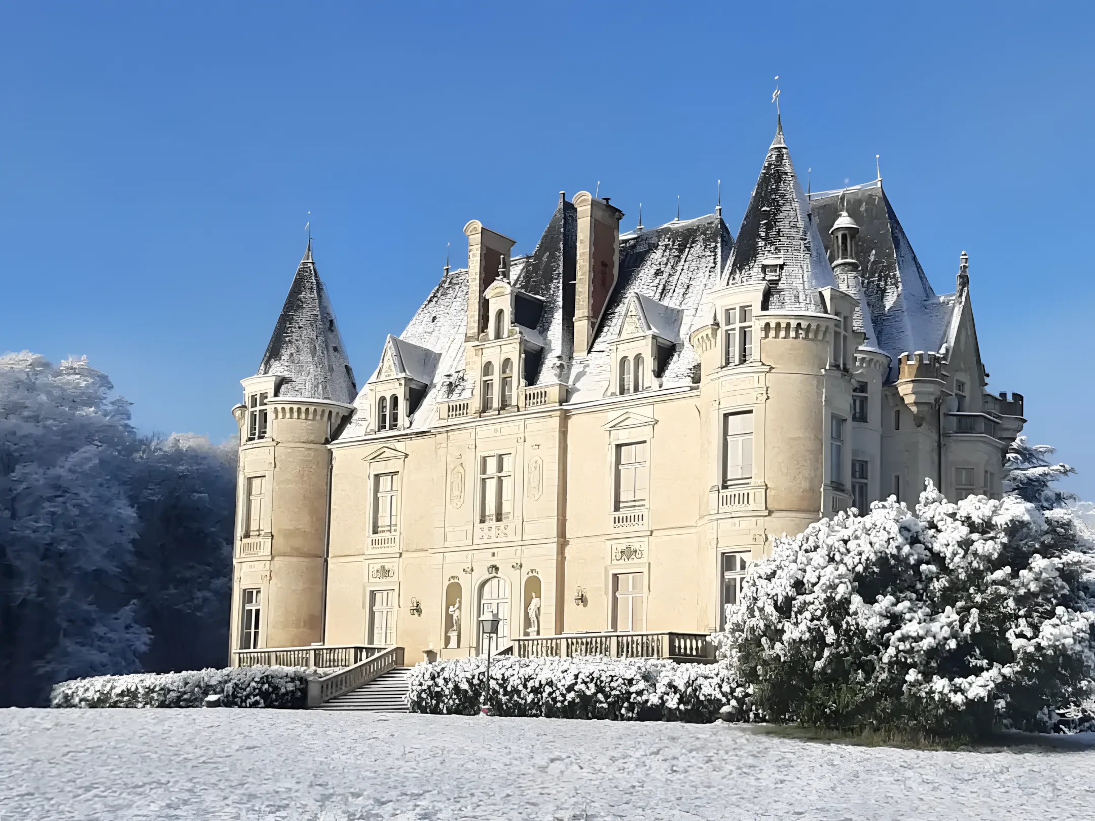 Château de Beauchamp — facade hiver soleil